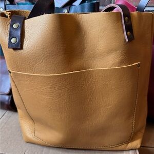 🦄Portland Leather Honeycomb Medium Classic Tote